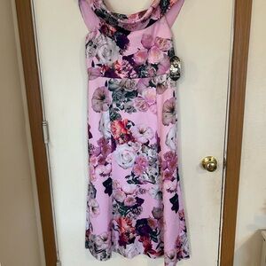 NWT SC Society Size 8 Floral Dress